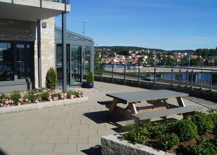 - Egsveien 5-7 *